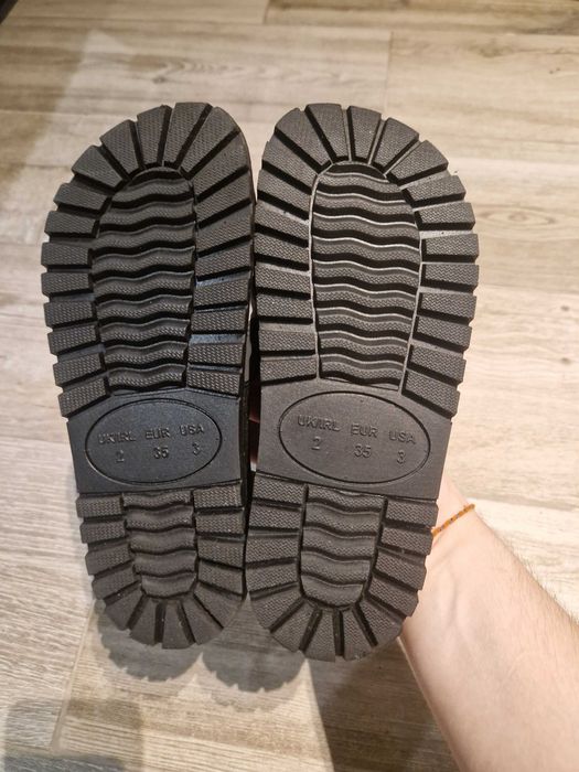 Vendo chinelos de menino tam 35 novos