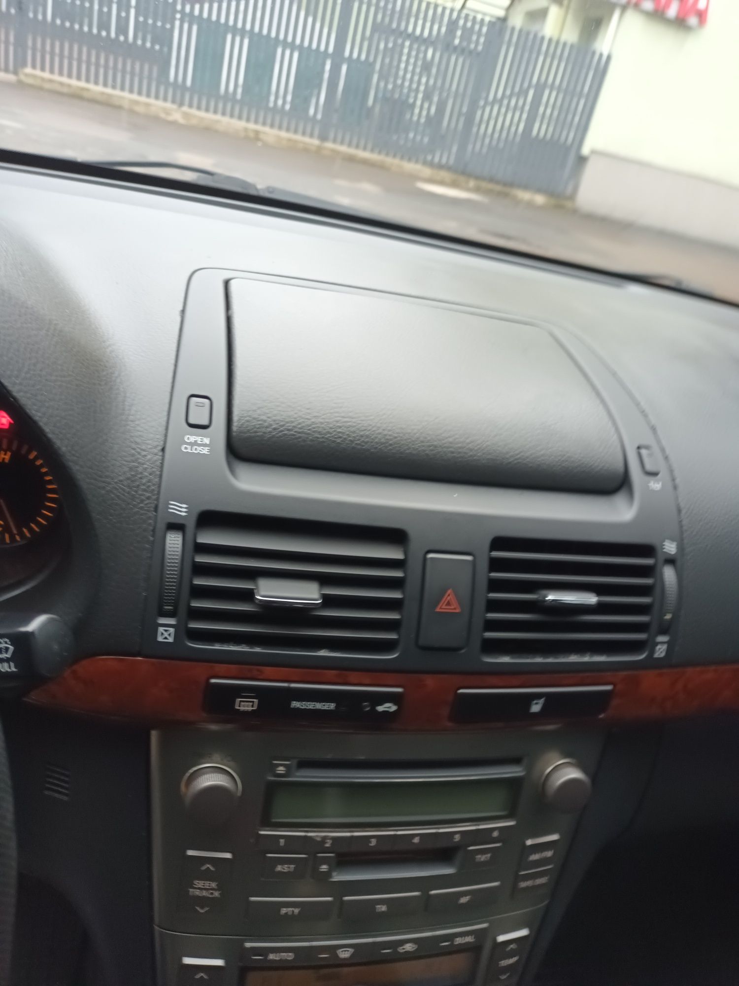Toyota Avensis T25 2003