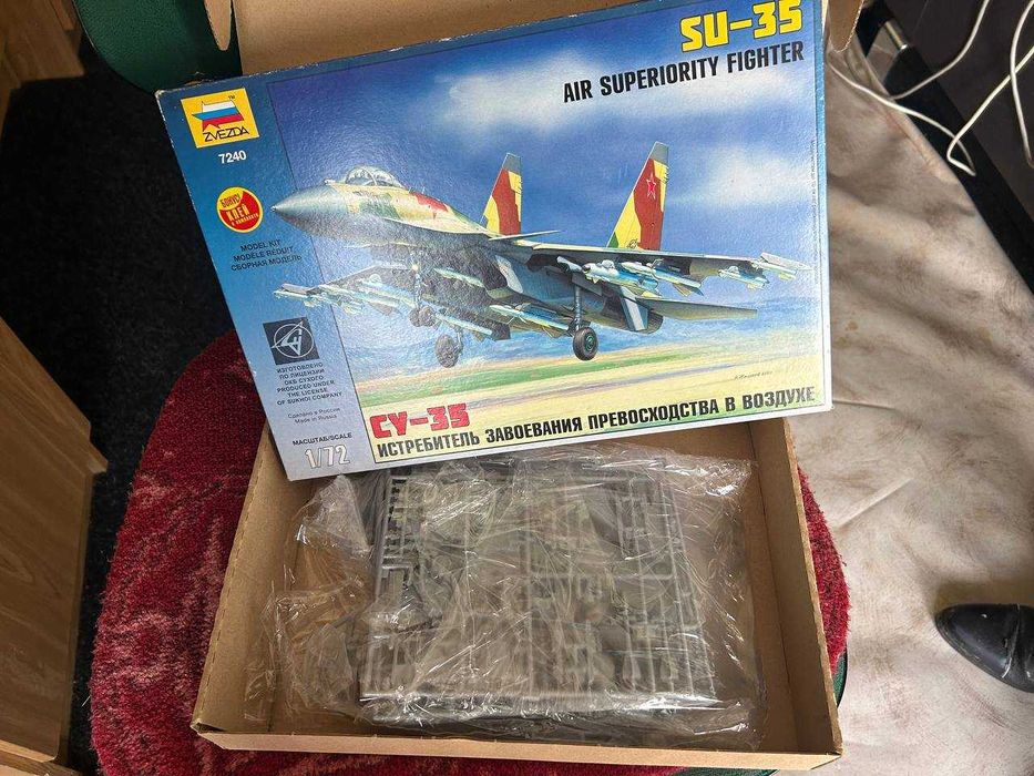 Модель самолёта СУ-35