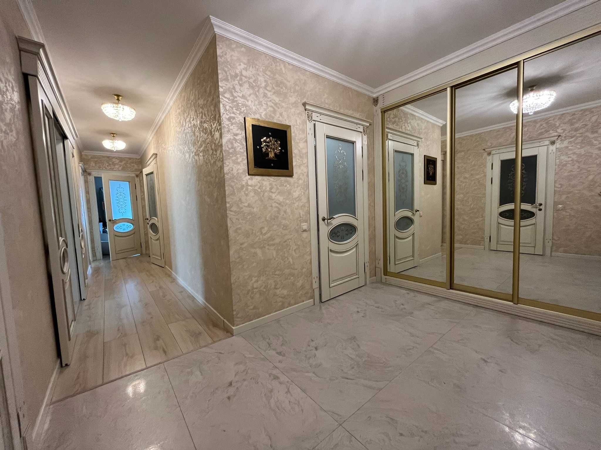 Продаж мега класна 3к ЖК Чайка Лобановського меблі техніка