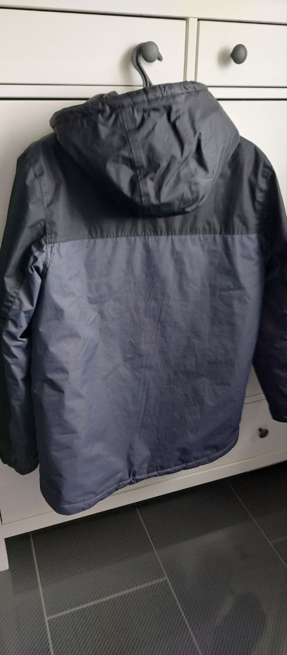 Стильная демисезонная куртка французского бренда Kiabi.