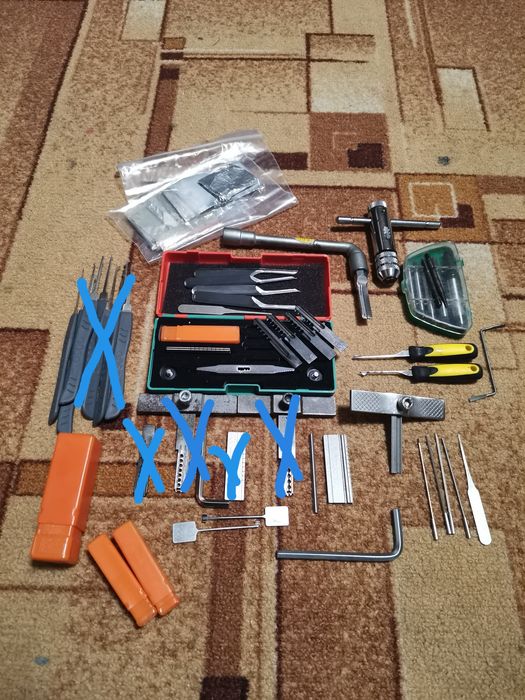 Слесарный инструмент для аварийного вскрытия замков