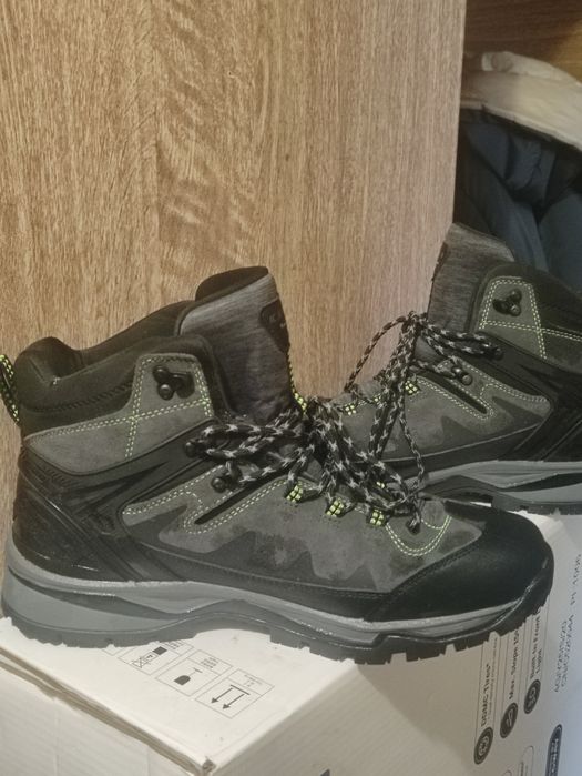 Продам ботинки мужские 46 размер