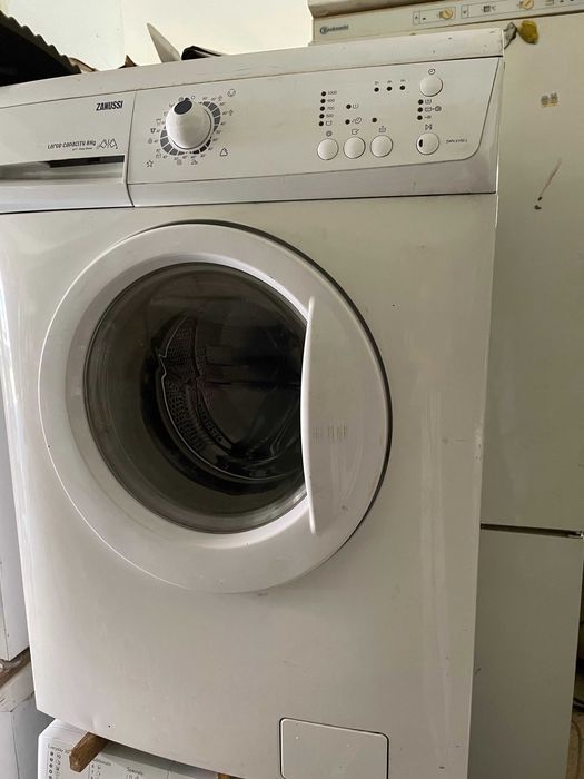 Máquinas de Lavar, AEG 10 kilos 160€,Indesiate 7Kilos 140€ e outras