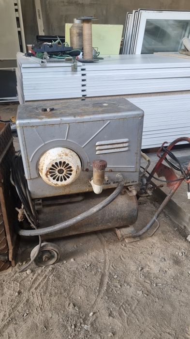 Компресор ук- 1м с ресивером рабочий торг