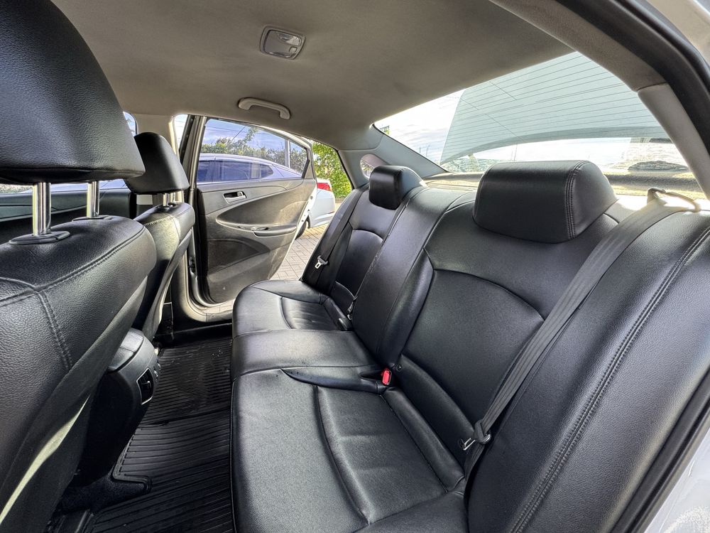 Продам машину Hyundai Sonata 2013 року