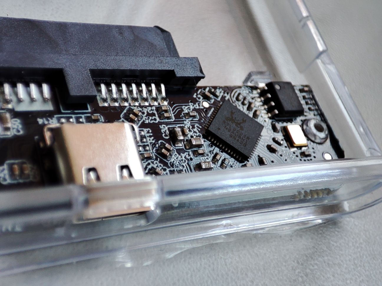 Dwie sztuki obudów na dyski 2,5'' SSD, HDD. Złącze USB-C. Nowe.