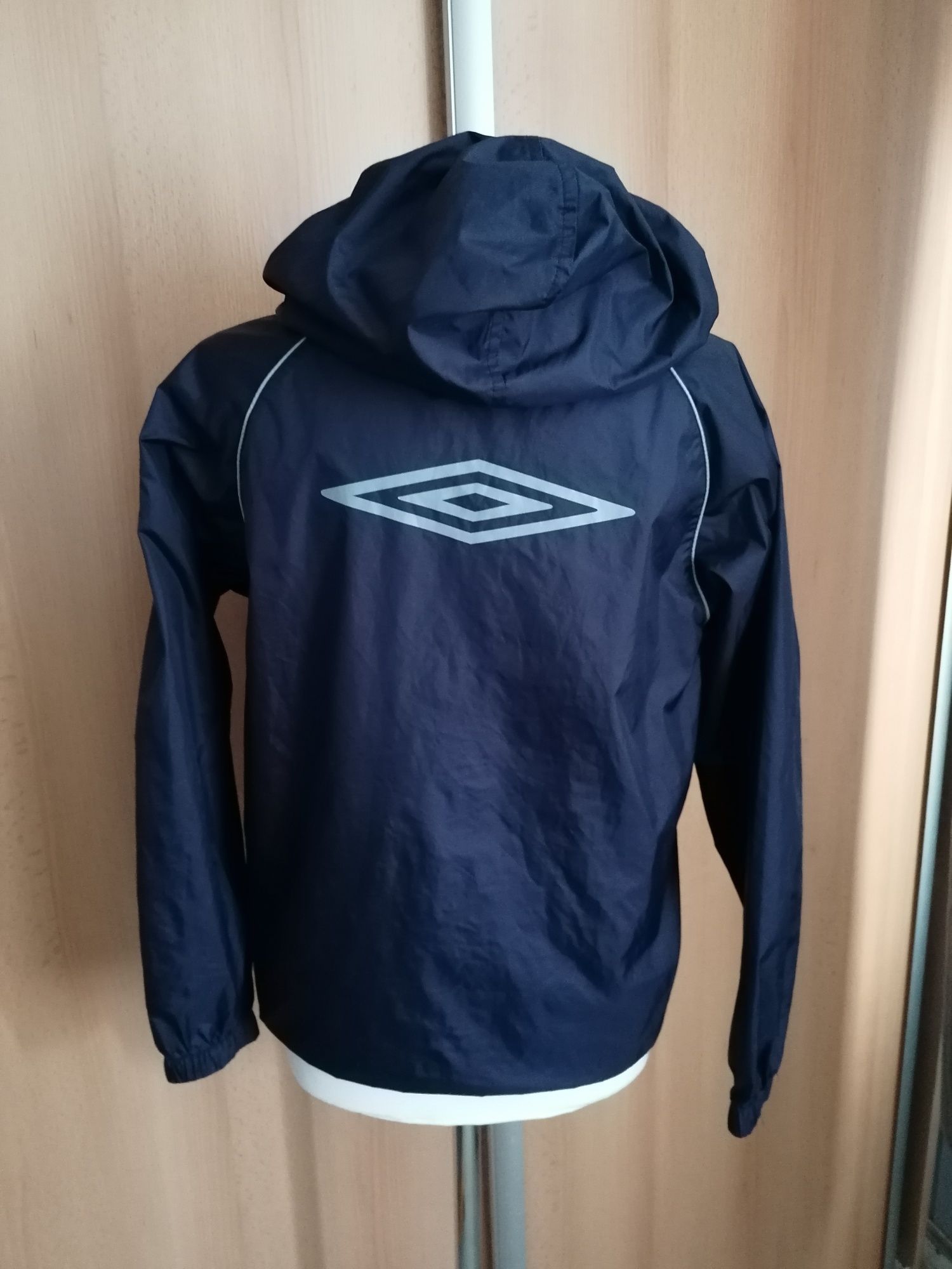 Kurtka wiatrówka Umbro roz 152