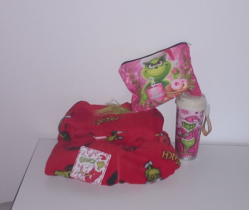 Nowa pizama 146 + kubek + kosmetyczka