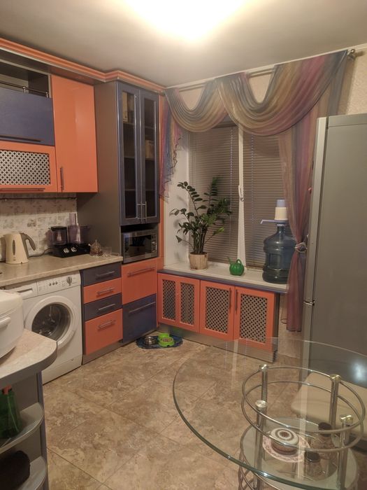 1-кімн. кв., вул. Грушевського, Світло не вимикають!