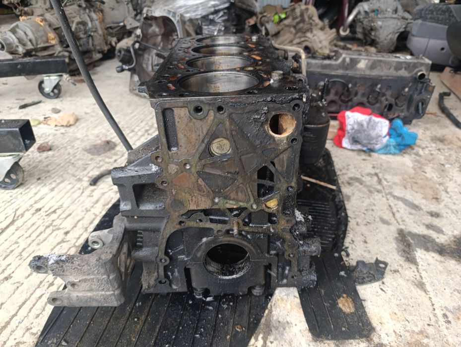 Блок циліндрів двигуна 2.9 Kia Carnival Кіа карнівал