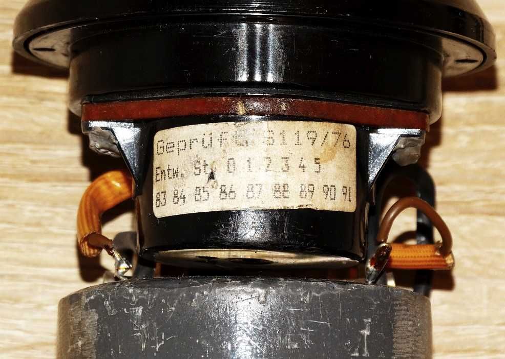 Miernik analogowy woltomierz tablicowy eA065 Schneider 1100 VAC RETRO