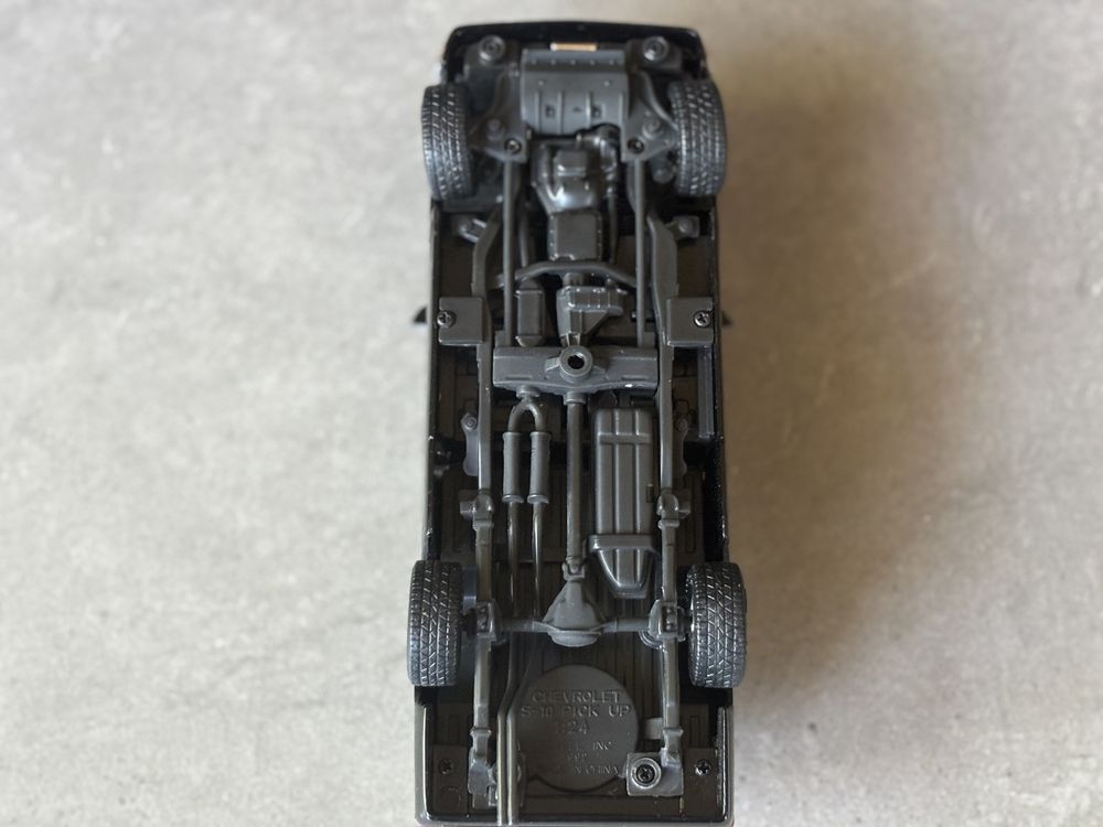 Model Revell skala 1/24 Chevrolet S-10 pickup
