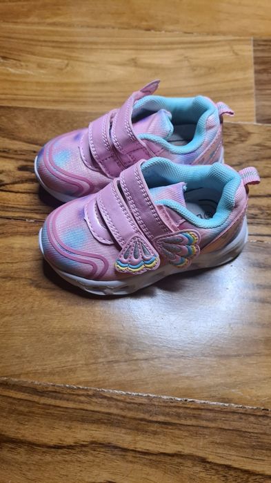 Sneakersy świecące dziewczęce r. 21