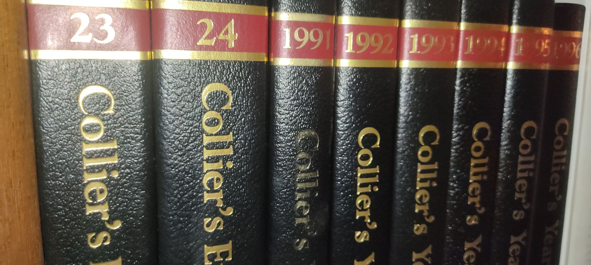 Coleção Collier’s Encyclopedia