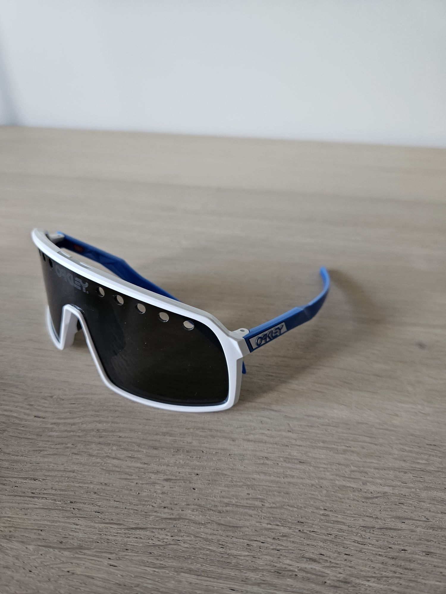 Oakley sutro eyeshade polished white prizm black