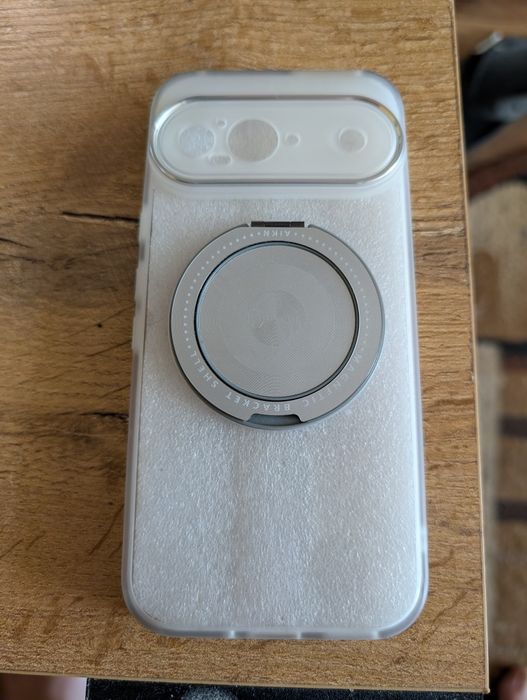 Trzy Etui do pixel 9/9pro
