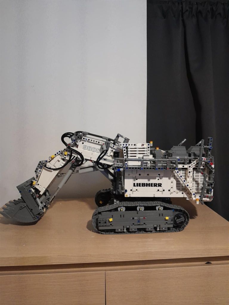 LEGO technik liebherr 42100 koparka
