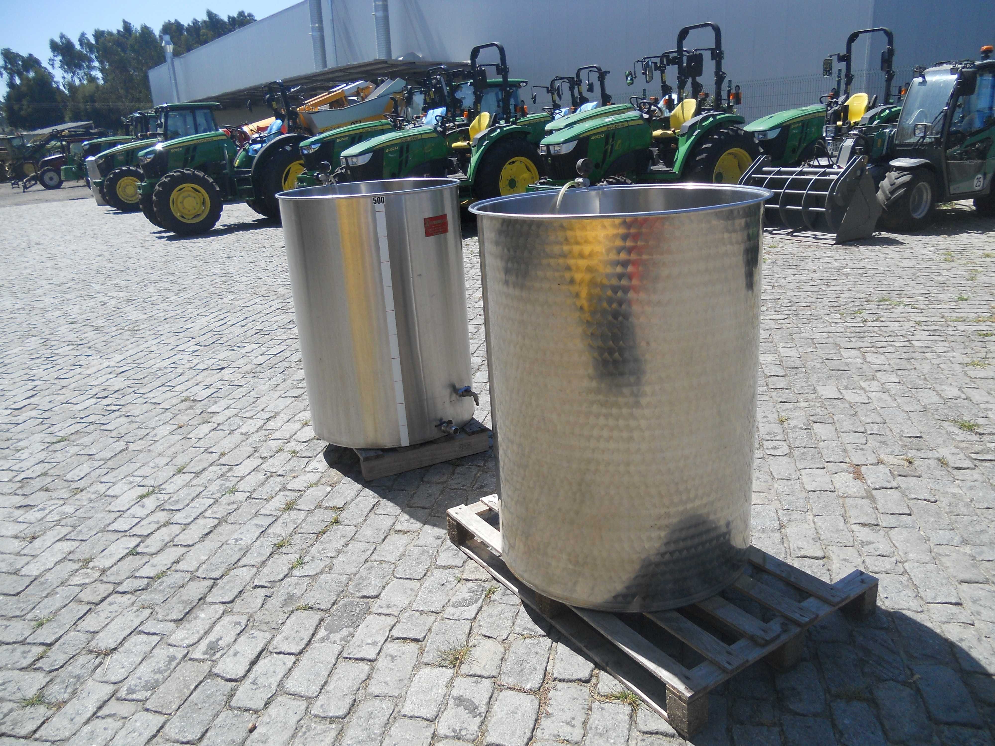 Cubas 500ltr com tampo pneumático