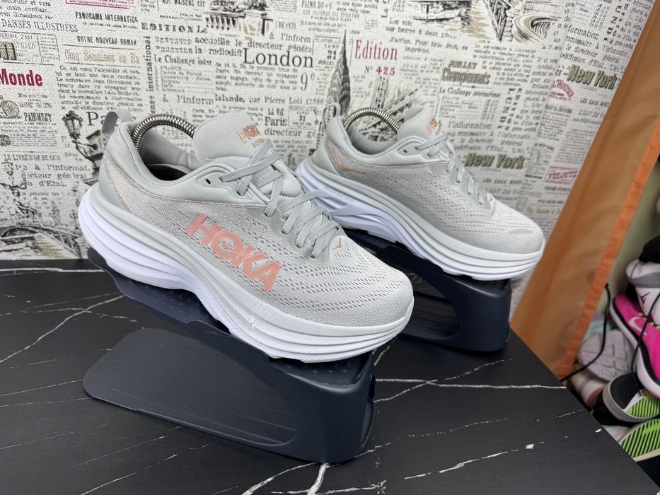 Оригінал Розмір 42 Кросівки Hoka One One Bondi 8 Взуття