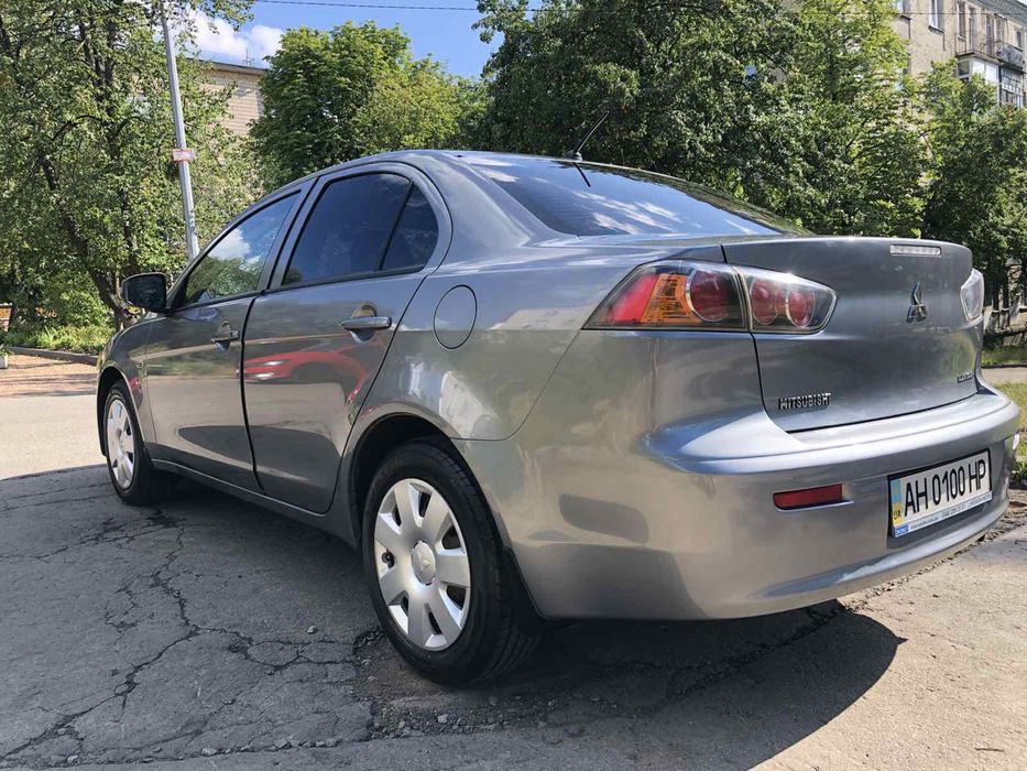 Продам  своє авто  Lancer X (выпуску.  11.2015) в надійні руки)