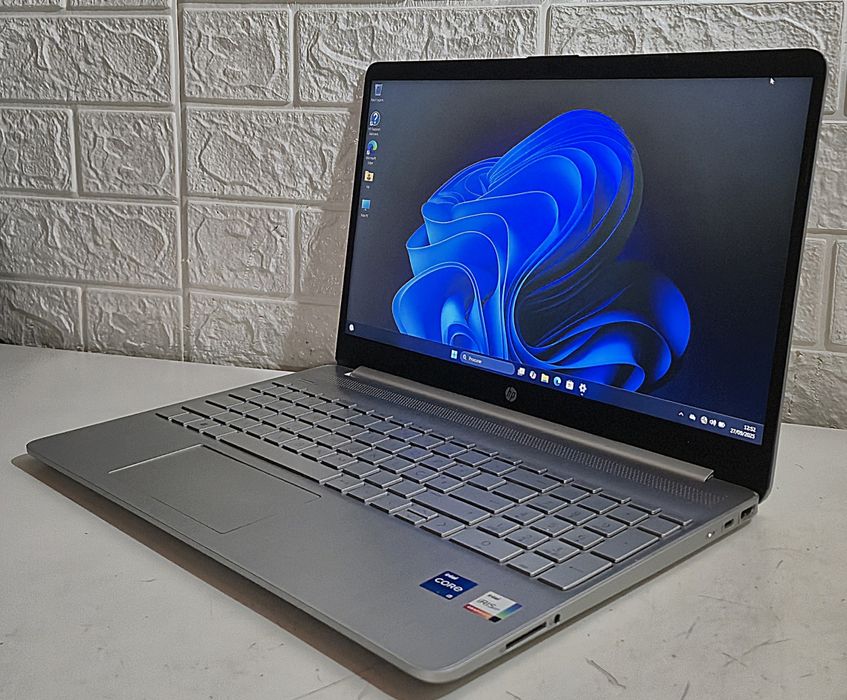 HP 15S 11ª Ger/ 8GB RAM/ SSD muito bom