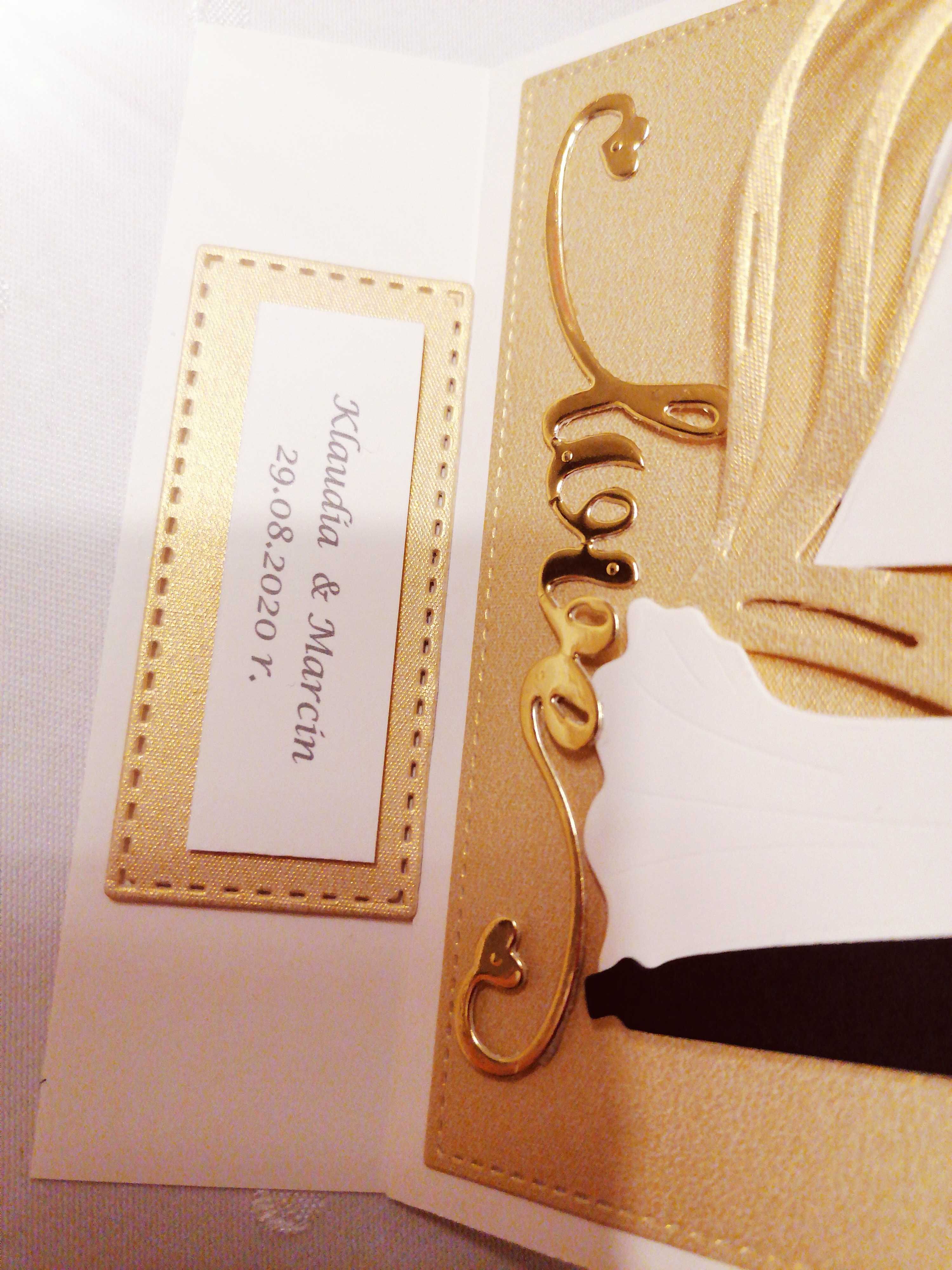 Złota karta w pudełku ręcznie robiona urodziny, ślub