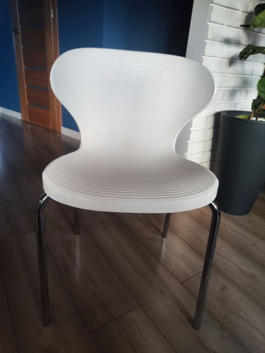 Krzesła białe 3 sztuki