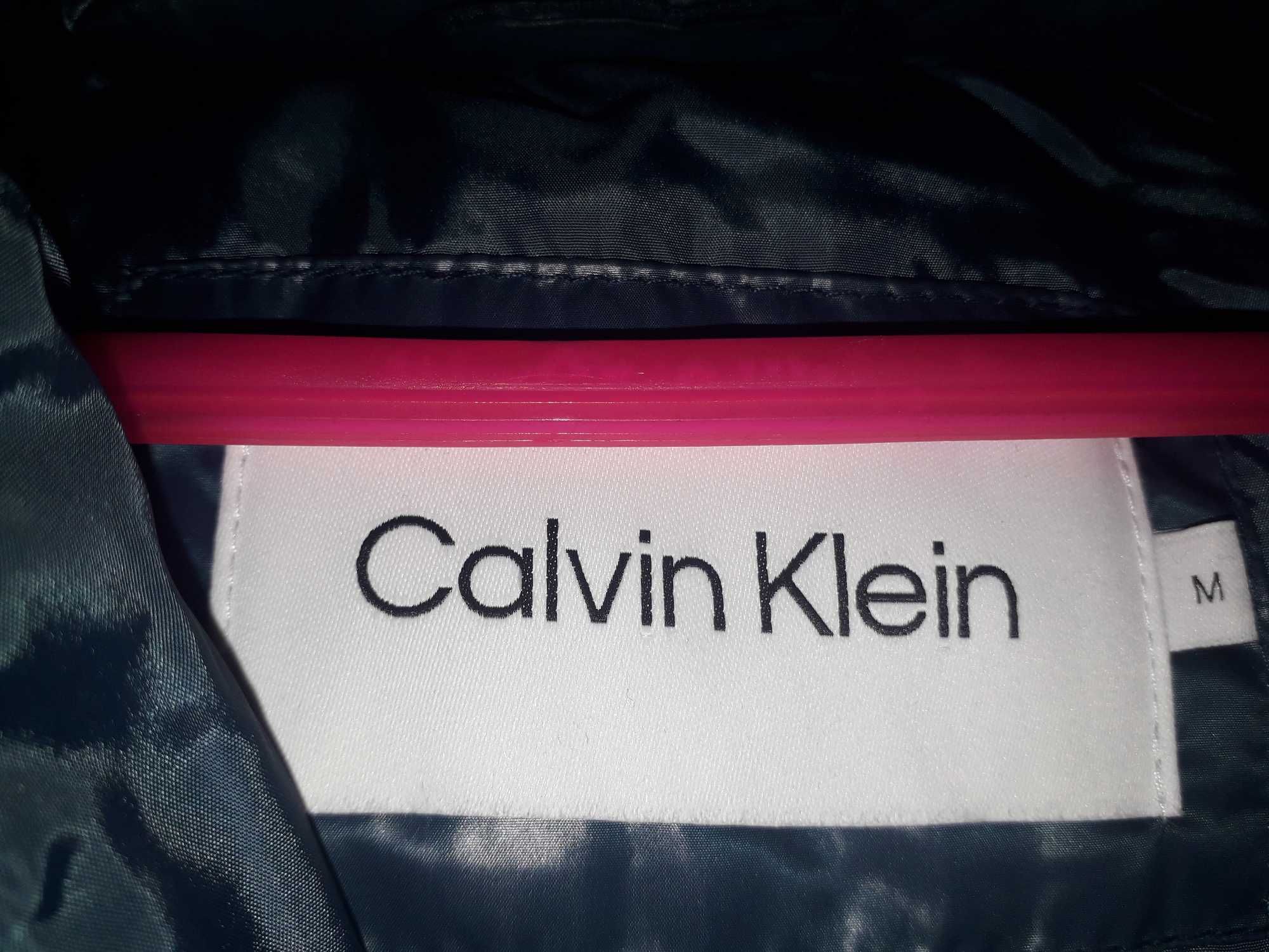 Rewelacyjna damska kurtka Calvin Klein r.M/38 w kolorze niebieskim