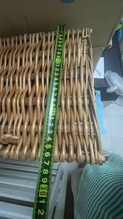 Cesta de verga com fecho e pegas laterais