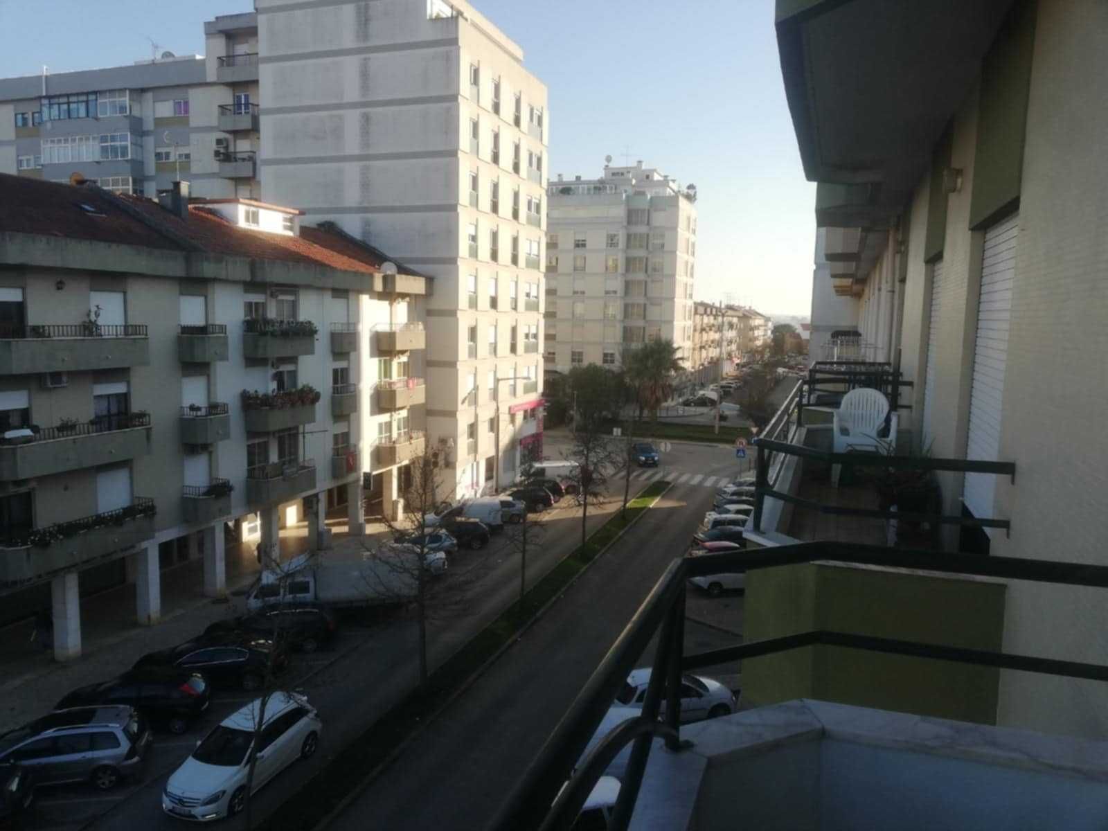 Apartamento T1 para Arrendamento no centro de Tomar
