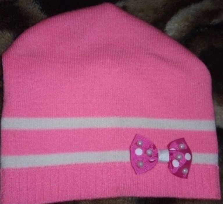 Продам шапочку на девочку