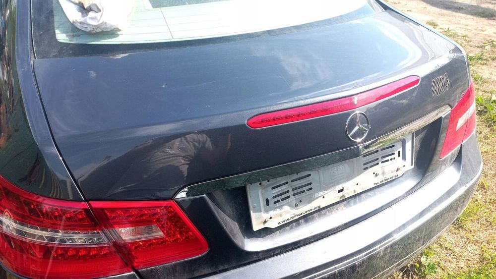 klapa bagażnika tył kpl mercedes w207 lak. 755 wwa