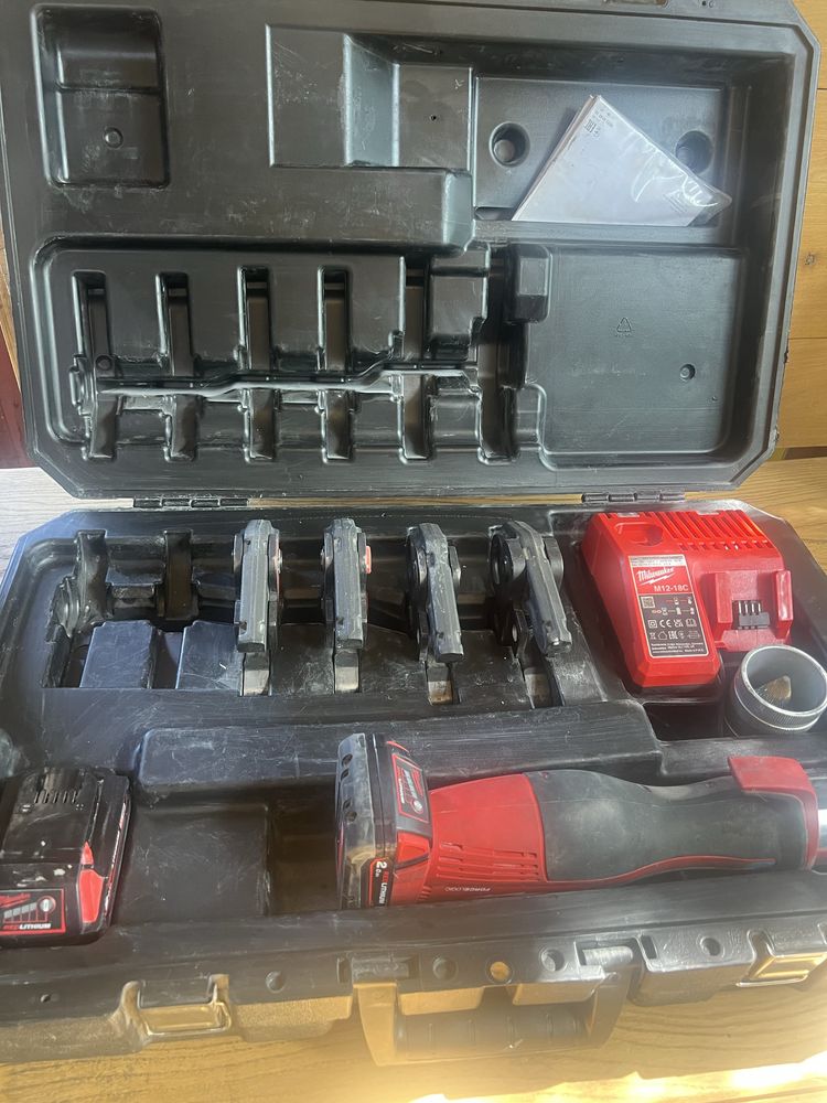 Milwaukee M18 BLHPT Force Logic Brushless zestaw zaciskarka do rur