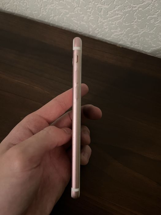 Продам Iphone 7  128Гб Neverlock