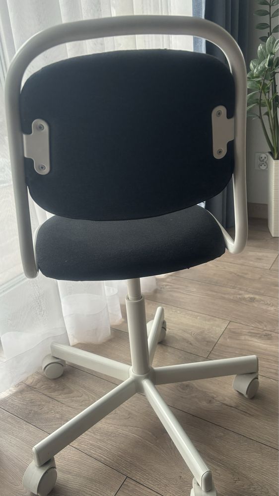Krzesło na kółkach do biurka Ikea