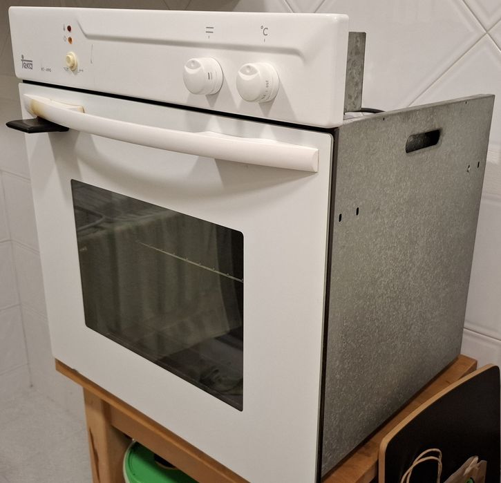 Forno de encastre Teka