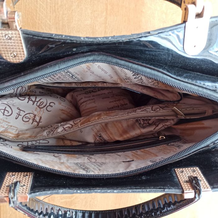 Стильна сумка «під шкіру змії"