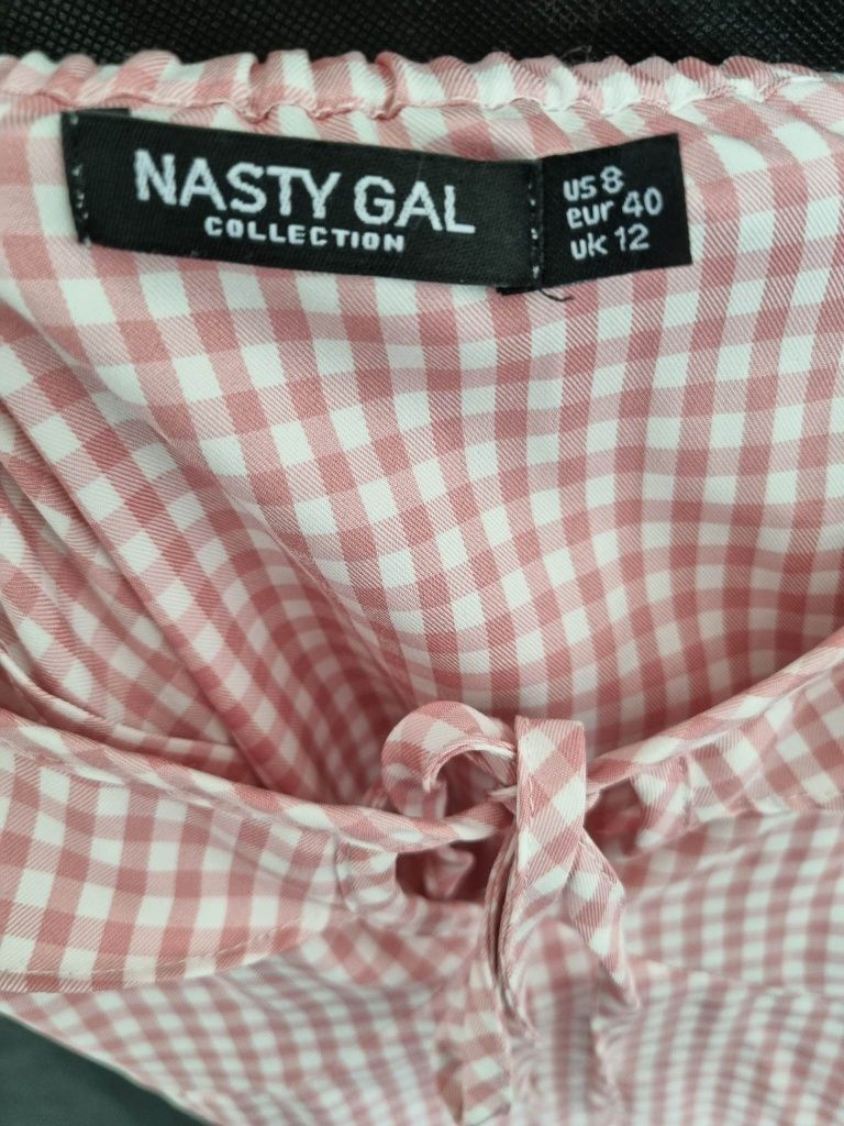 Letnia sukienka w kratkę Nasty Gal 40