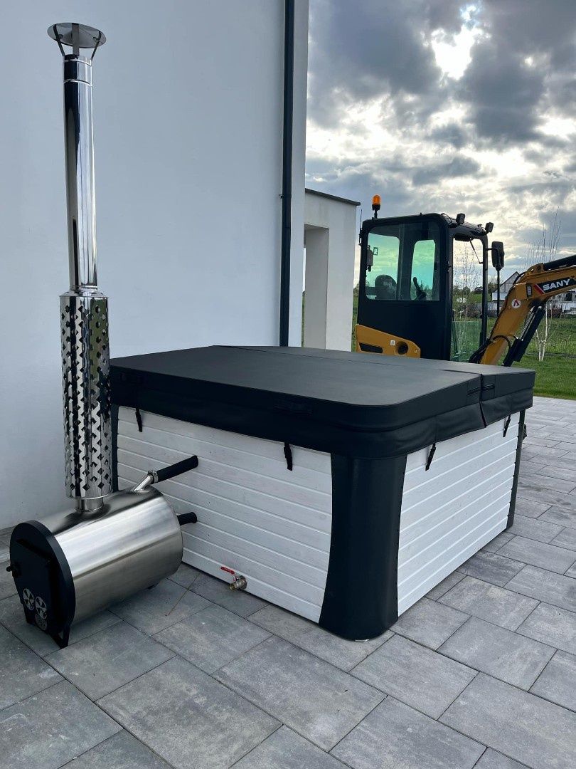 Balia ogrodowa  z hydromasażem i jacuzzi