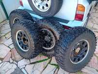 4 jantes com pneus - AT 30x10 R15