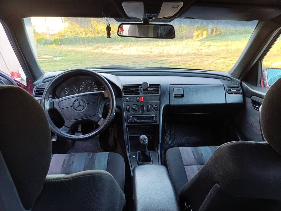 Mercedes Benz C180