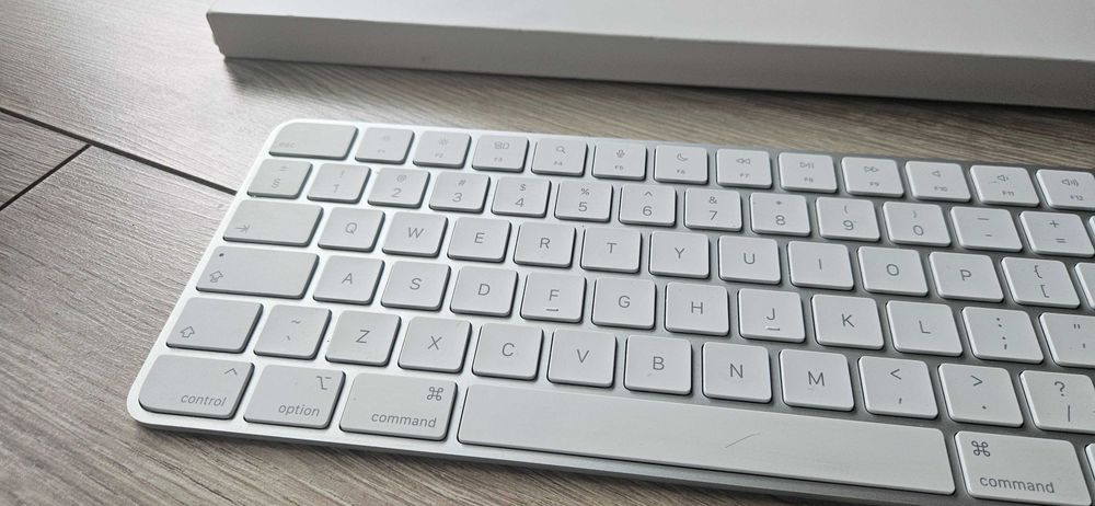 Klawiatura magic keyboard z touch ID i polem numerycznym