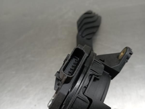 Pedal do acelerador NISSAN Micra V (K14)