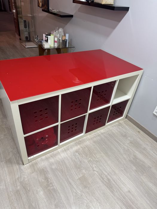 Dois moveis do ikea
