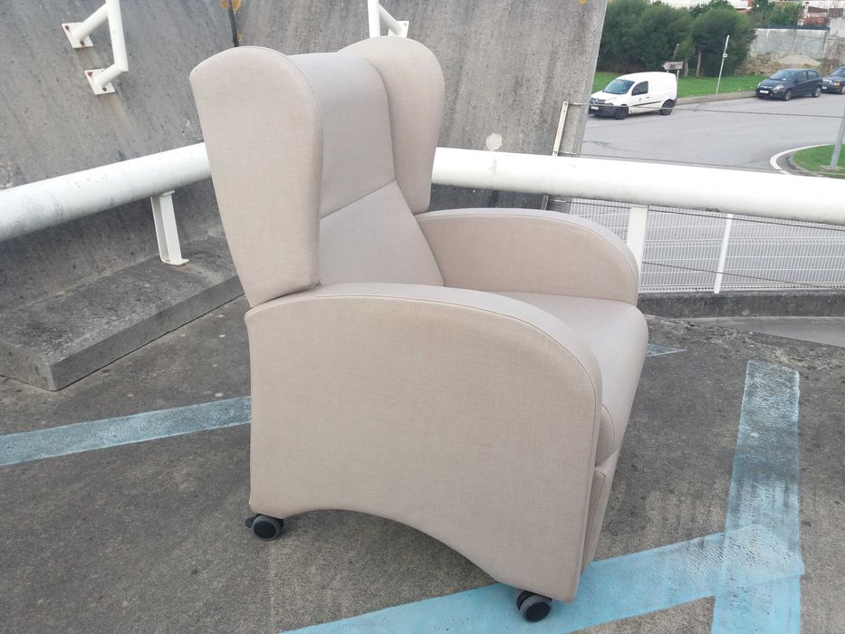 Cadeirão Manual Geriatrico sénior poltrona reclinavel pele sintética