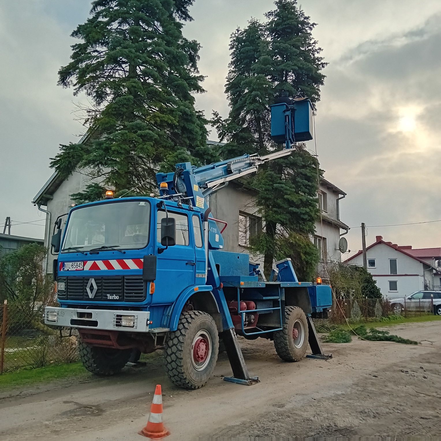 Usługi podnośnikiem koszowym, podnośnik koszowy fotowoltaika,mycie dac