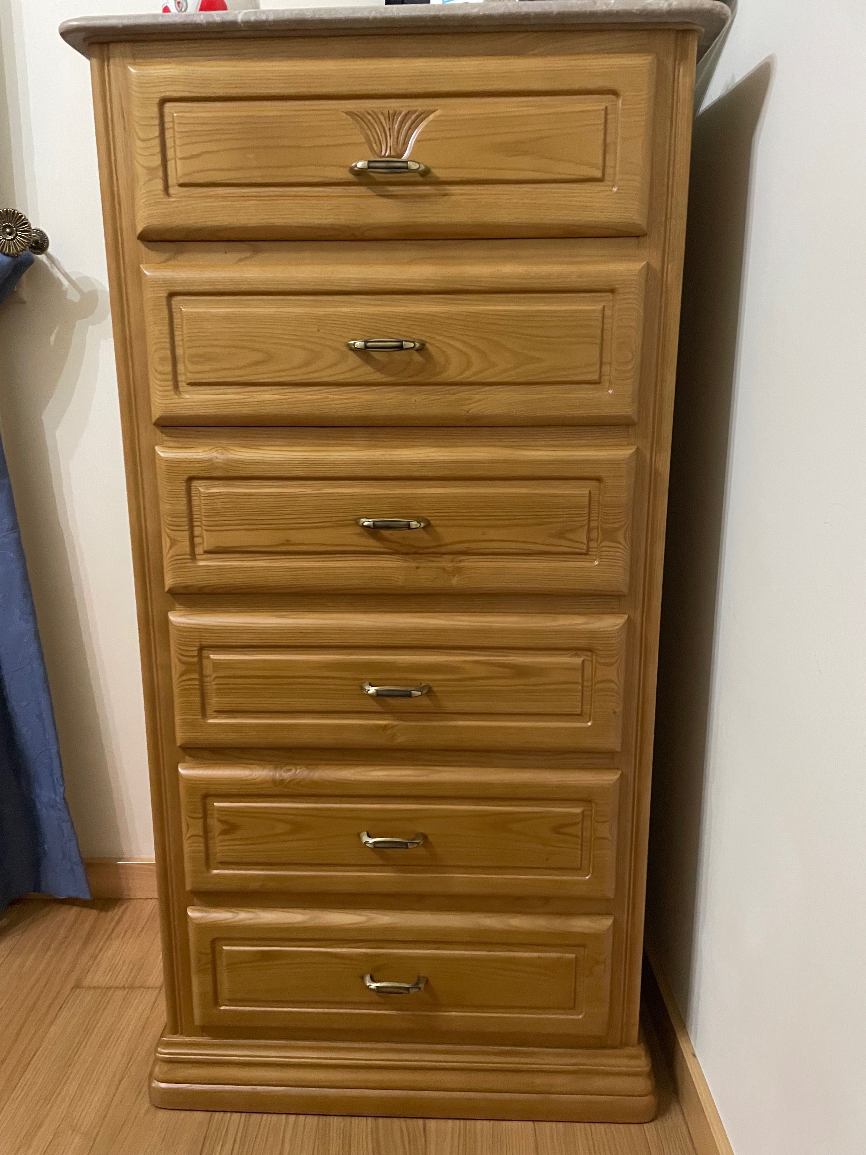 Quarto de madeira completo