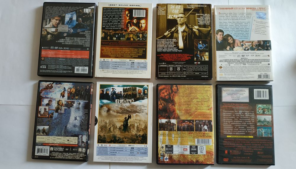 DVD диски с фильмами: Война миров. Беглец. Код Да Винчи  и др.