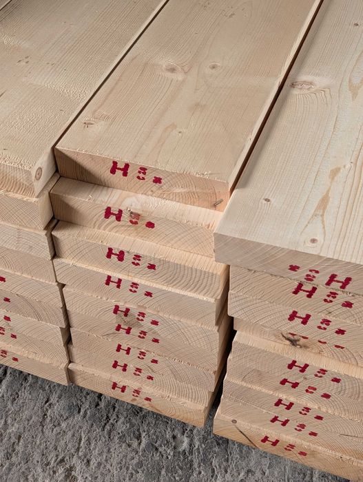 Kantówka sucha 45 x 220 mm C24 KVH belka drewno konstrukcyjne strugana